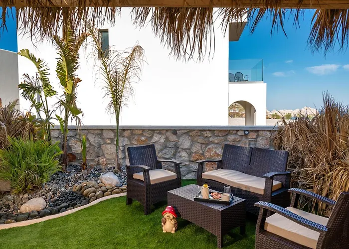 Apartment The Azure Charaki