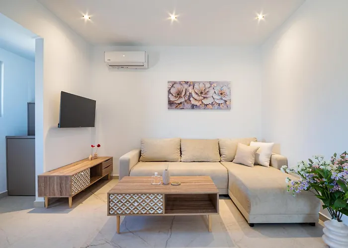 Apartment The Azure Charaki