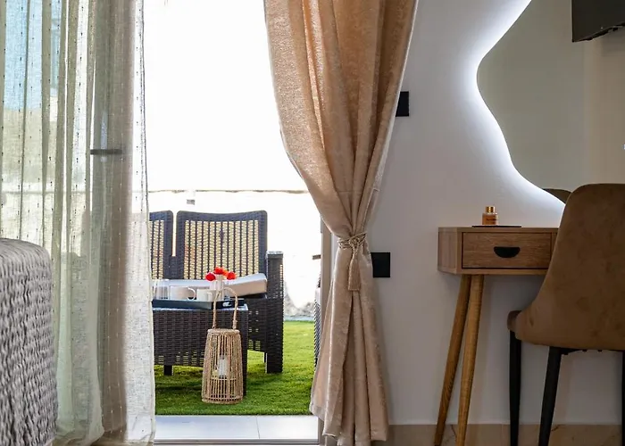 アパート The Azure ハラキ